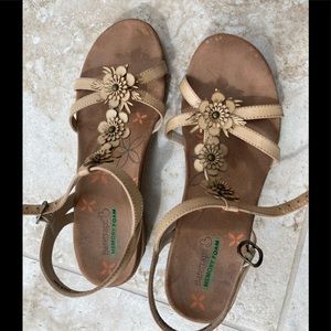 Bare traps nude sandals, size 9.5